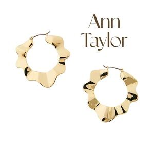 Ann Taylor Wavy Metal Hoop Earrings in Goldtone NWT